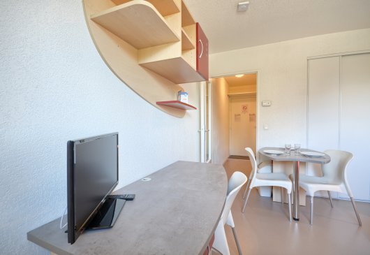 Furnished Studio for 2, city centre