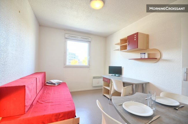 Calm accommodation for 2 in Douai