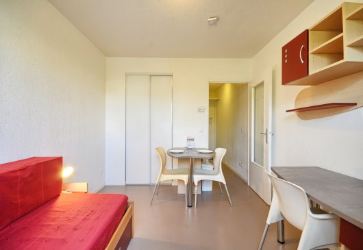 Studio for cheap short rental 