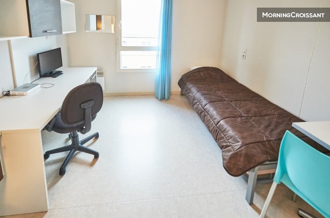 Equipped studio near prefecture