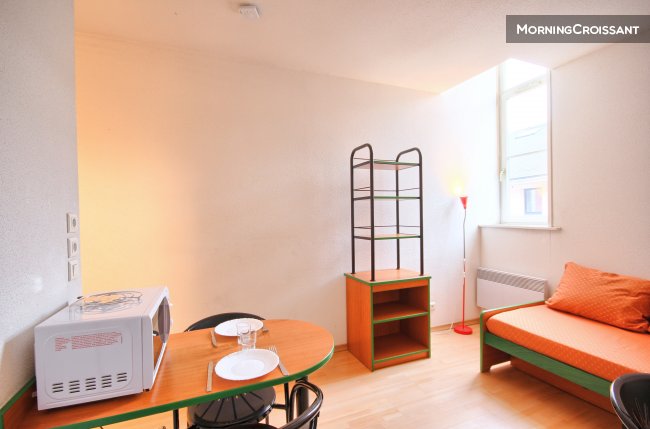 Studio close to Hospital du Hainaut