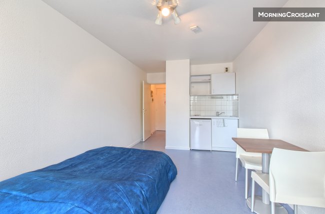 Ideally placed studio