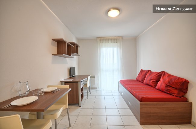 Studio close to the railway station