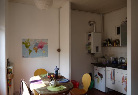 private-quiet and clear room