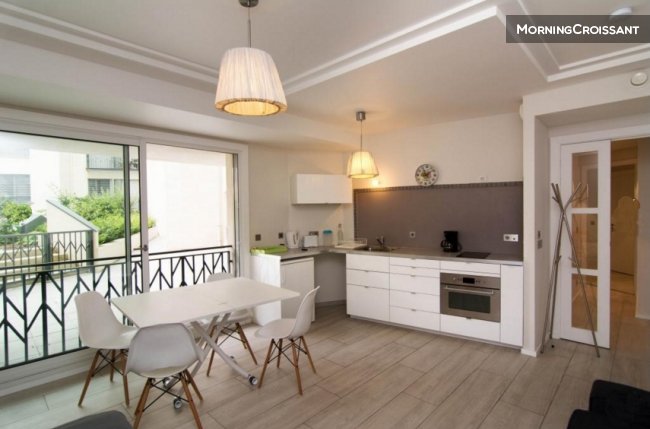 Luxembourg, Invalides, 5 pers