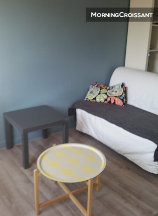 Studio bright and quiet, Center 