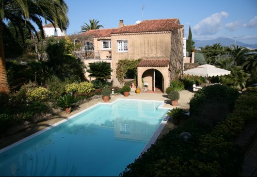 Mansion in Ajaccio for 12 persons