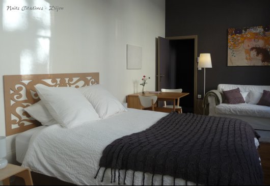 The charm at nights Citadines