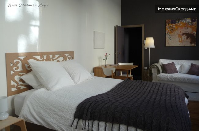 The charm at nights Citadines