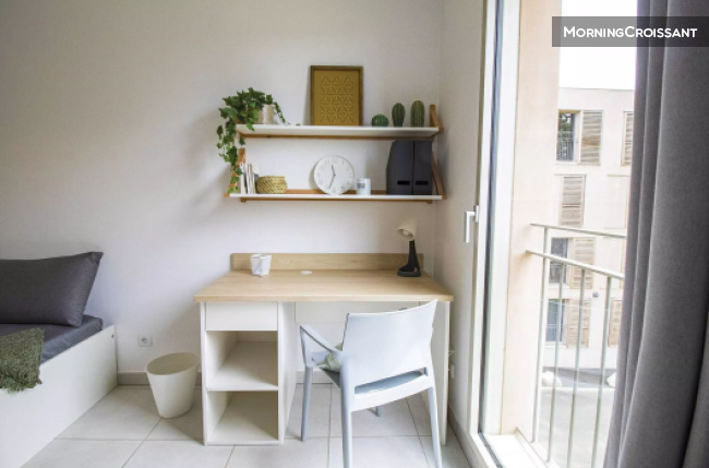 Studio apartment + services