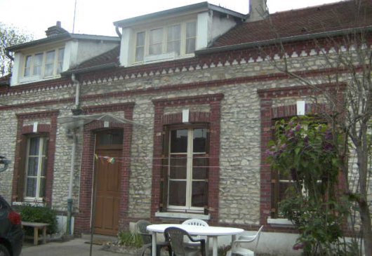 apt F2 in town house