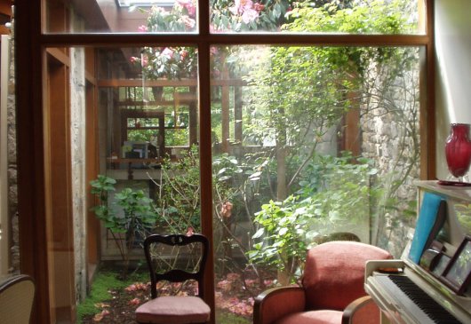 House in a garden ctr Quimper