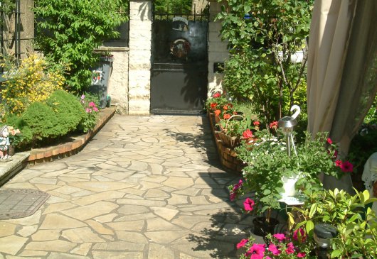 STUDIO FURNITURE-GARDEN