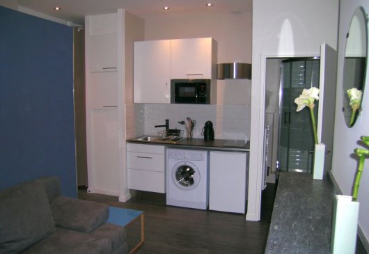 4 sleeps apartment next to downtown