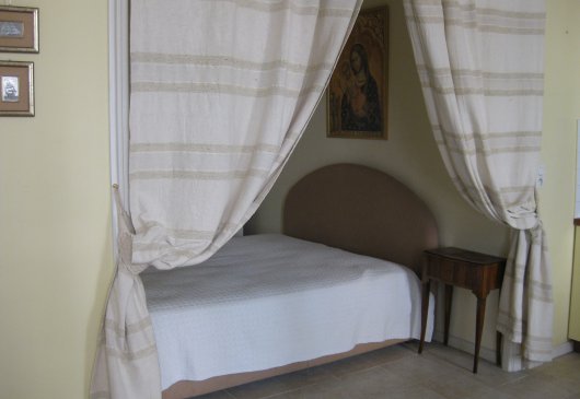 Nice Romantic studio with alcove