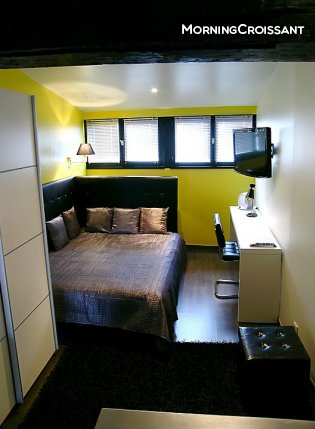 Studio with terrace in city center