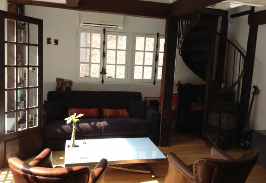 Apartment near montmartre