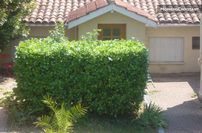 Furnished house with garden