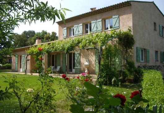  Villa with pool - near Cannes