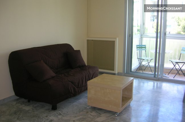 Large studio furnished near the sea