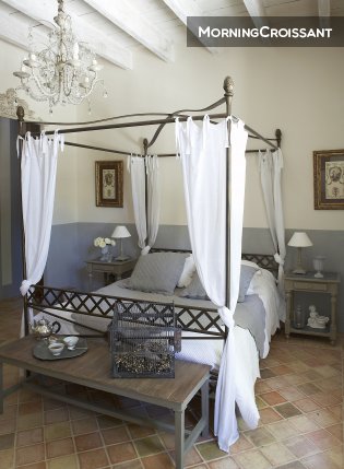 The Romantic Bedroom near Lyon