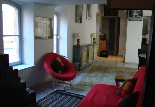 At the foot of the Palais des PAPES