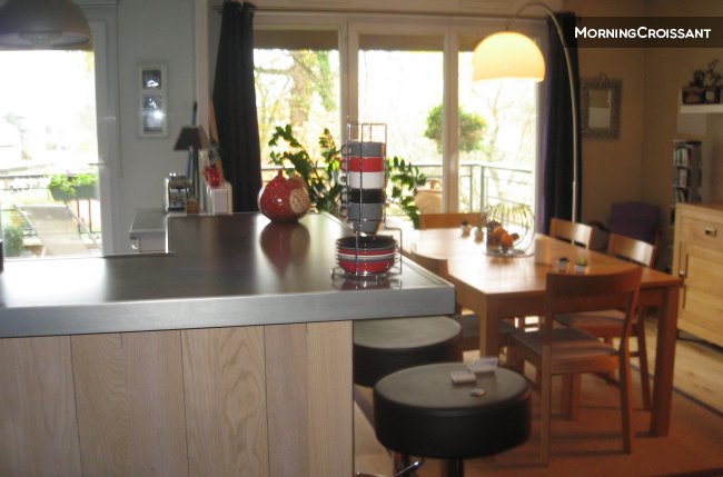 Room comforts 15mn from Paris