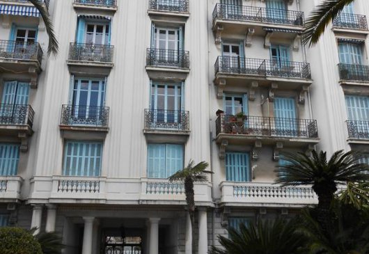 Studio waterfront (WiFi/phone/TV)