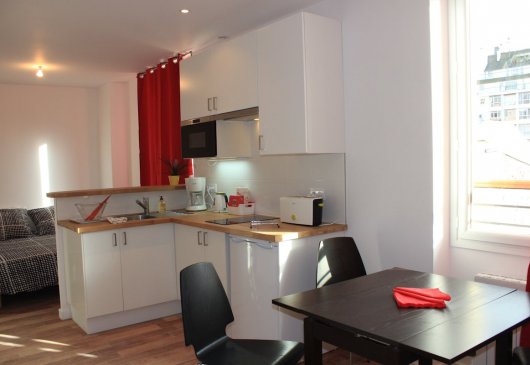 Studio hosts Paris Eiffel Tower