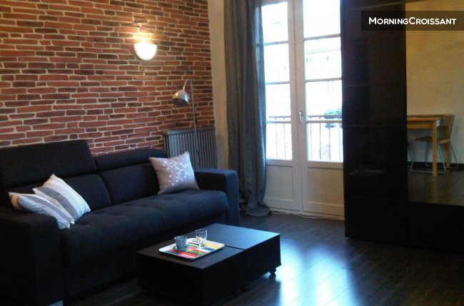 Studio inner city, edge of Garonne