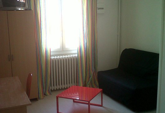 Studette was rent in the month