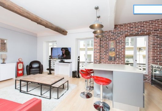 Stay in the heart of Paris