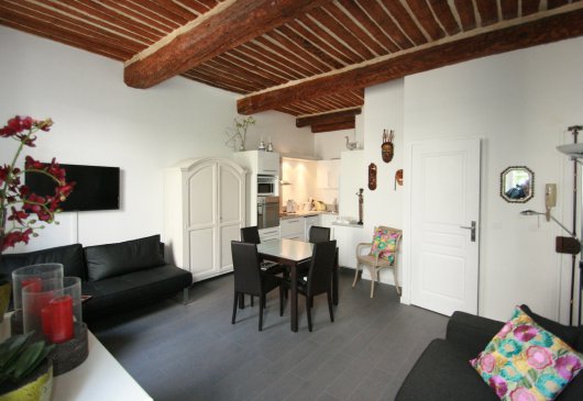 Apartment 2 rooms  100 m from beach