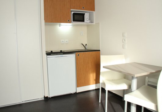 Fully equipped modern studio 