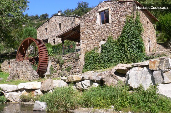 Ardeche cottages with pool