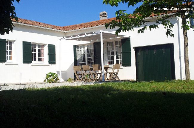 House large lot 100 m Beach