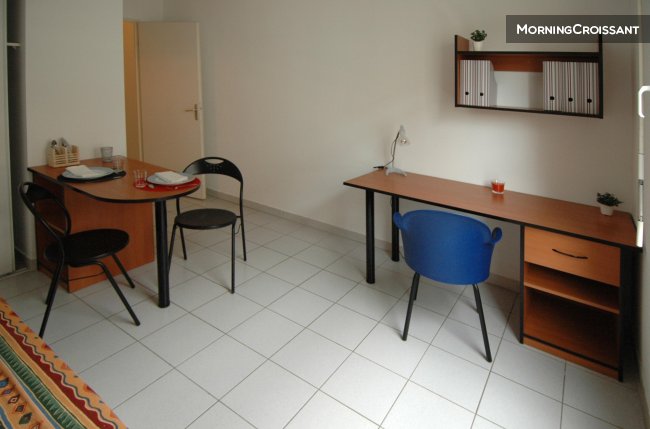 Studio close to the University