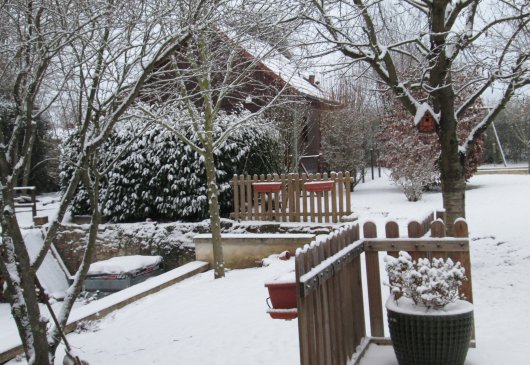 Quiet and bright furnished cottage