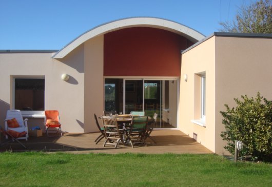 Recent House 500 m from the beach