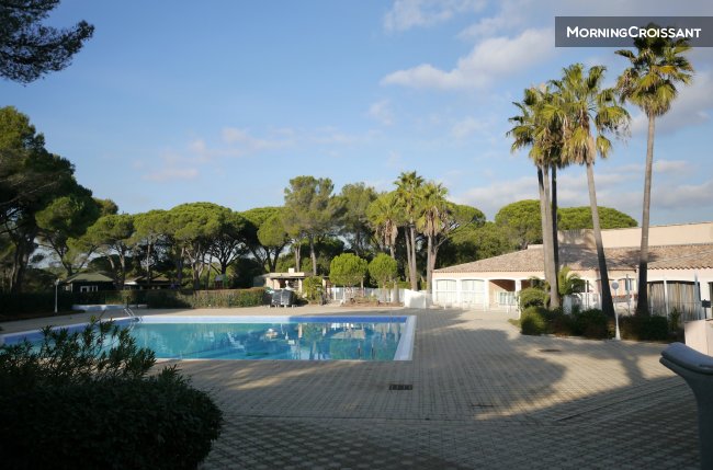 Studio with pool 5km from the sea