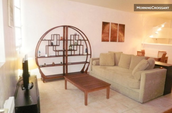 Large studio historic 3*