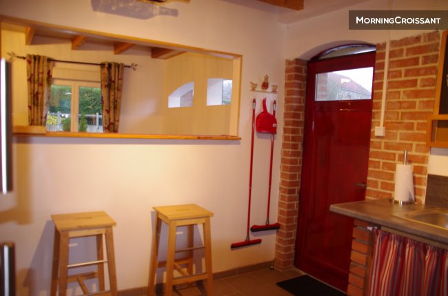 Land of the 2 caps, house