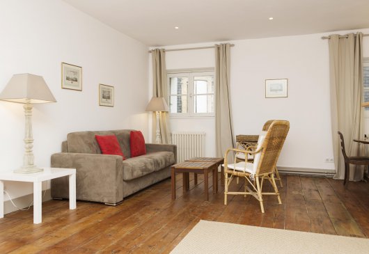 Charming apart in old Bordeaux