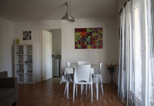 Close to Jardin Public, studio