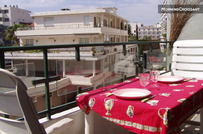 Studio city centre, just 50 m sea