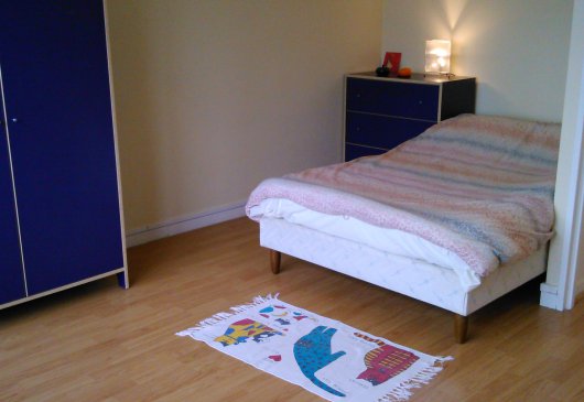 Studio bright and quiet