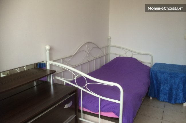 Room near Center City Fréjus