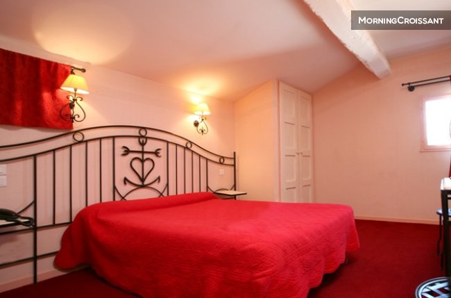 Room in a beautiful building