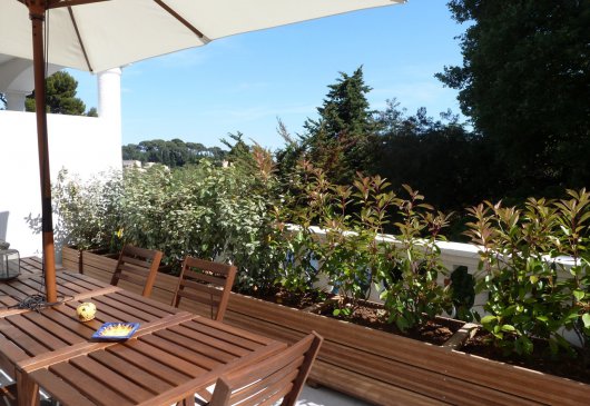 T2, large terrace, heart Cap Brun