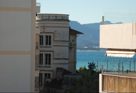 Beautiful apartment near the sea